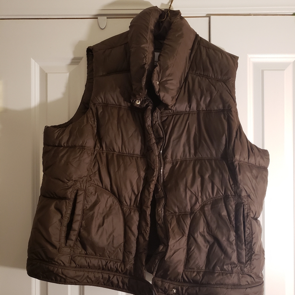 Old navy puffer vest